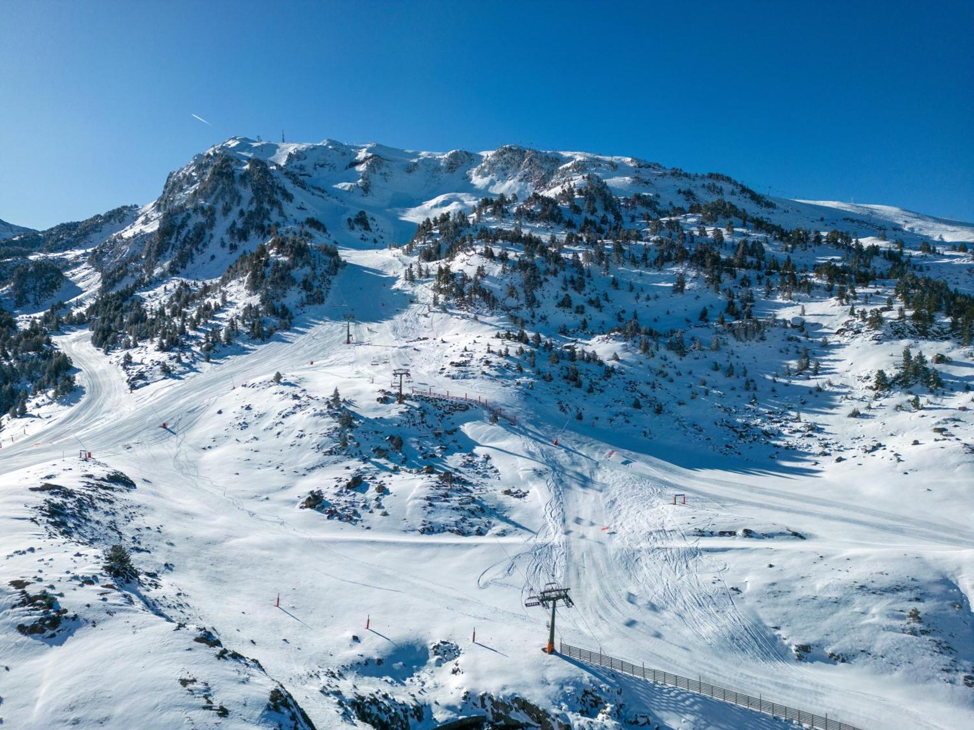 Hotel Val De Neu G.L. Baqueira Beret Bagian luar foto